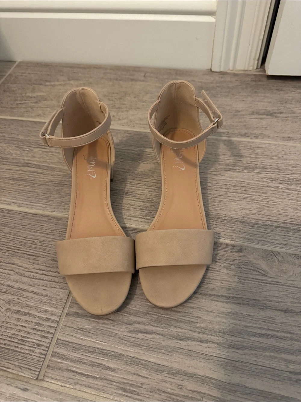 Women’s Ankle-Strap Open-Toe Sandals in Nude